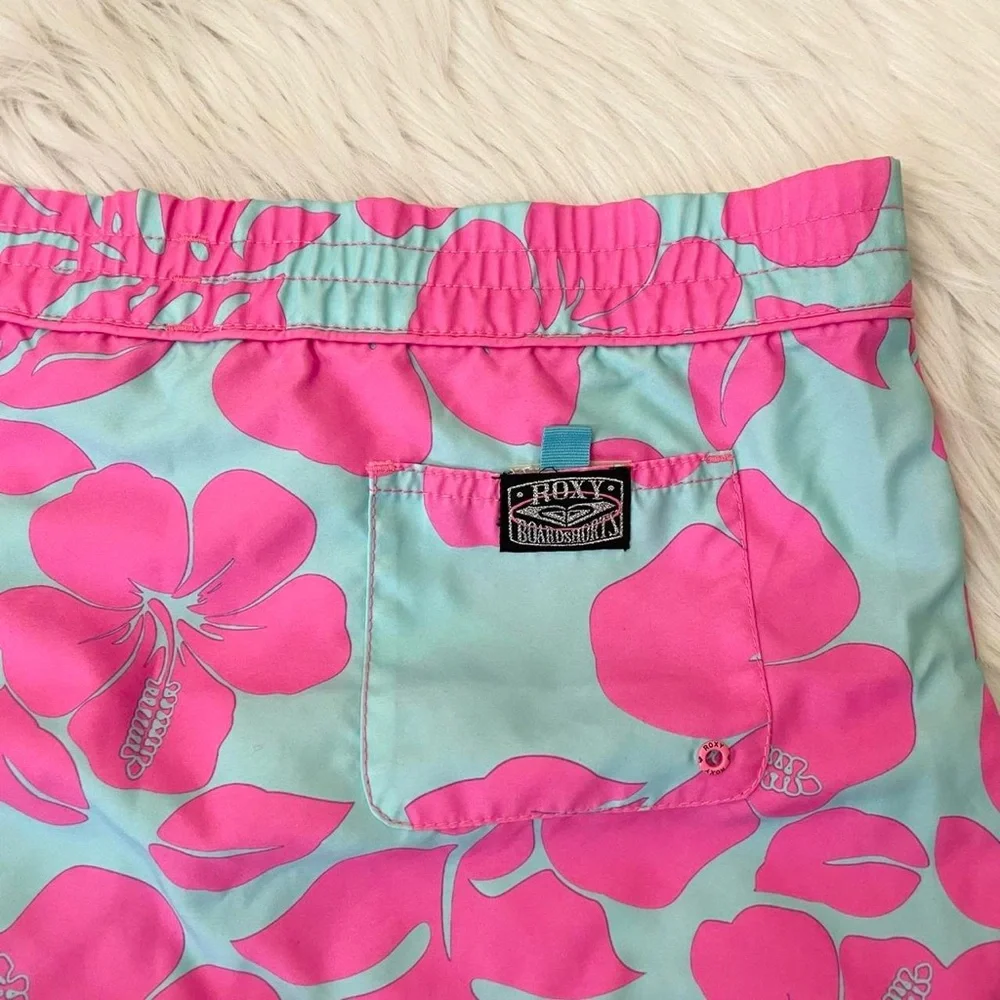 Vintage Y2K pink hibiscus mini skirt 💗 by Roxy - Picture 5 of 7